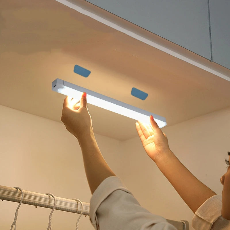 Luz LED Recargable USB con sensor de movimiento