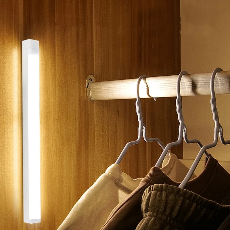 Luz LED Recargable USB con sensor de movimiento